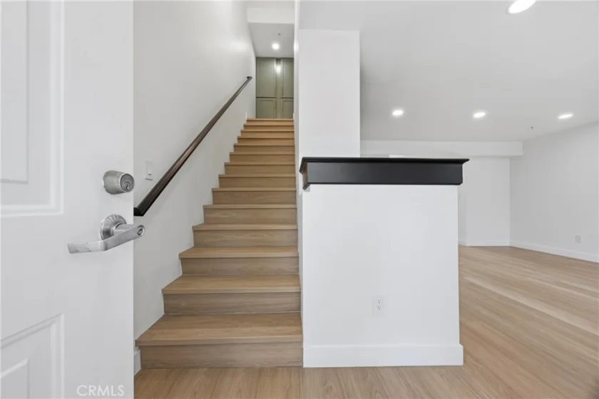 645 W Regent photo 2