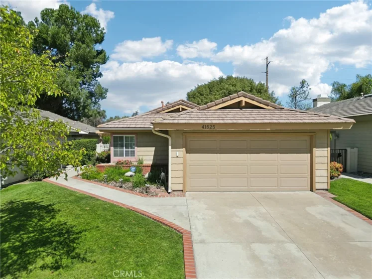 41525 Avenida De La Reina photo