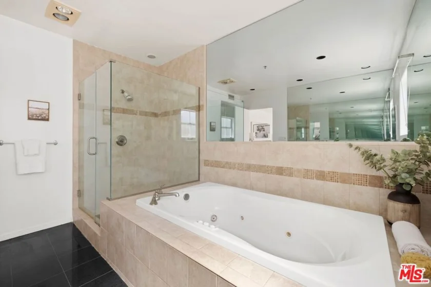 2222 Neilson Way #102 photo 11