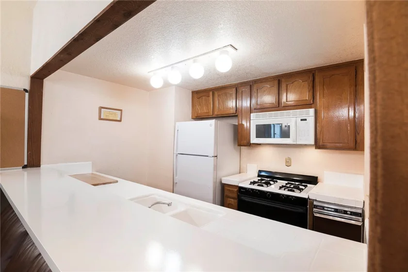 5401 Zelzah #115 photo 30