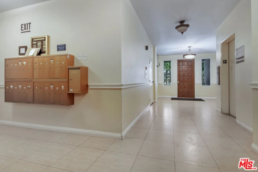 4443 Ventura Canyon Avenue #304 photo 61