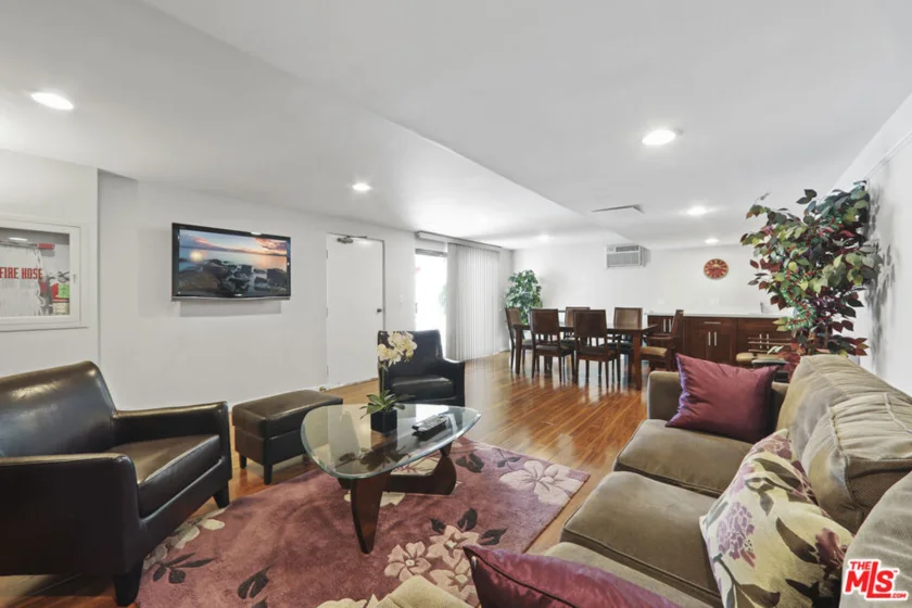 8568 Burton Way #301 photo 25
