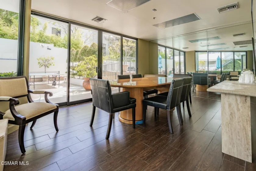 10660 Wilshire Boulevard #410 photo 79