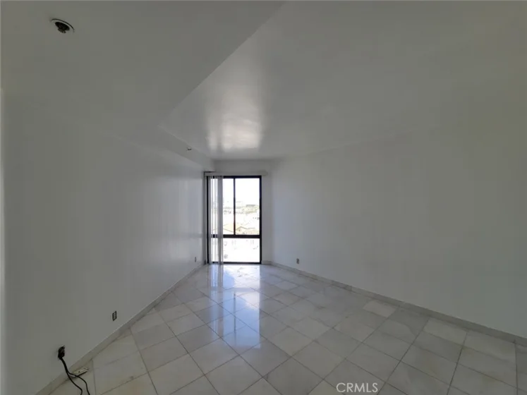 1310 E Ocean #905 photo 26