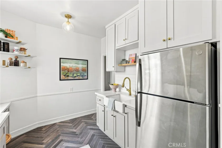 315 W 3rd #401 photo 8