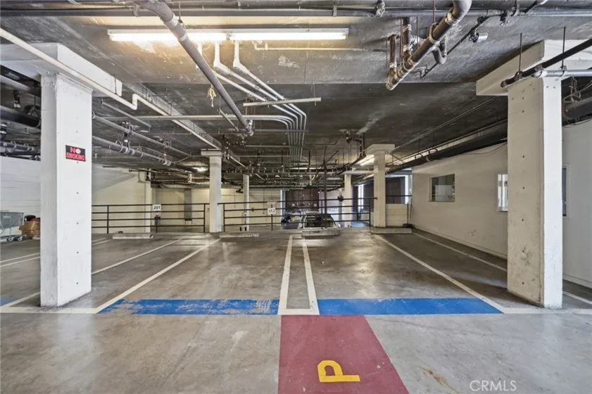 4477 Wilshire photo 37
