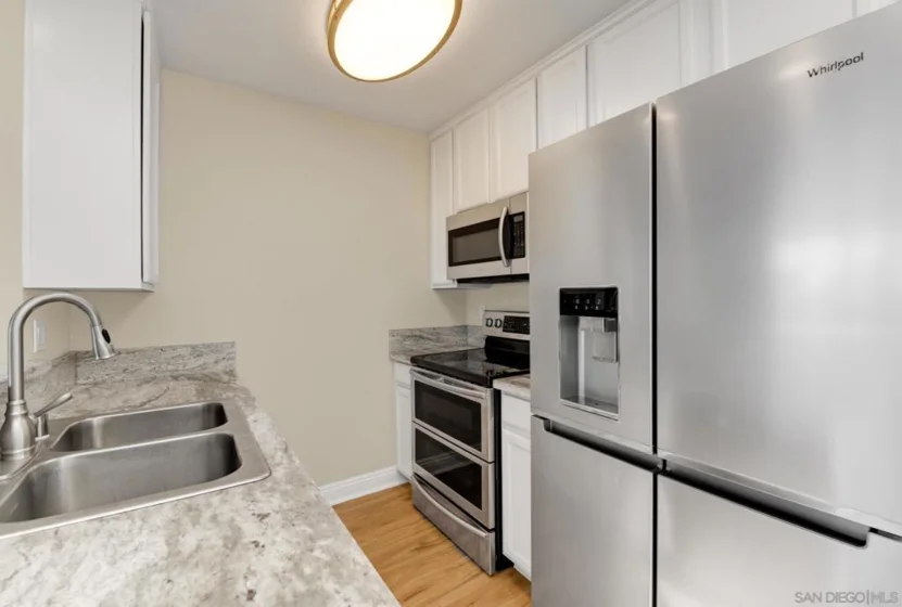 Twin Oaks Avenue #5 photo 9