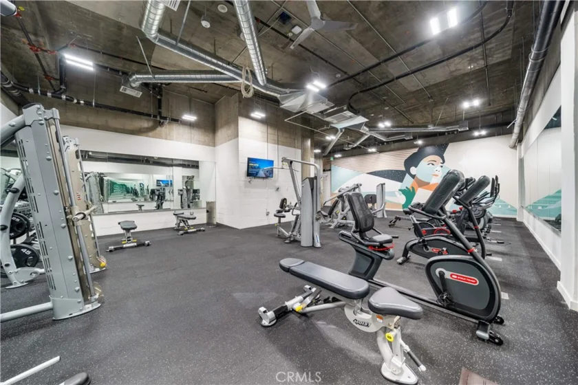 709 E Walnut Street #220 photo 24