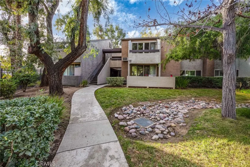 1350 N Escondido #46 photo 2