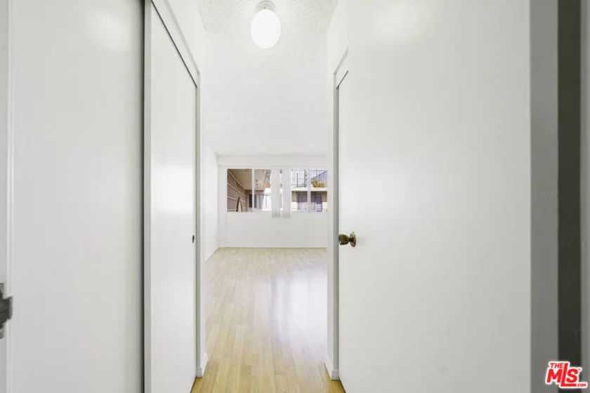 421 S La Fayette Park Place #711 photo 3