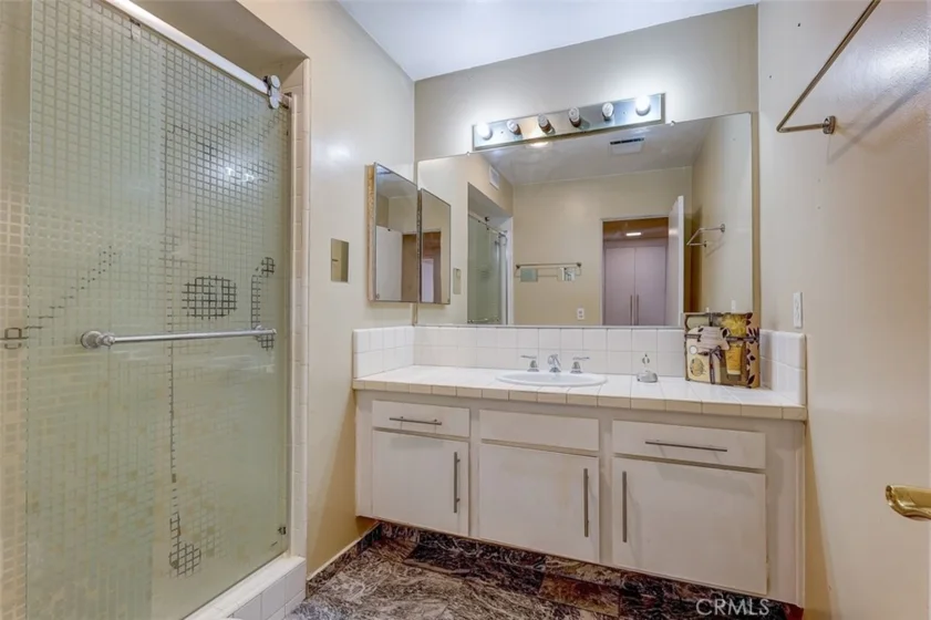 5454 Zelzah Avenue #215 photo 16
