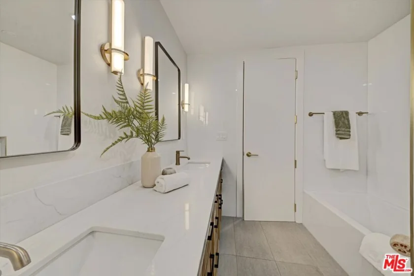 7560 Hollywood Boulevard #106 photo 15