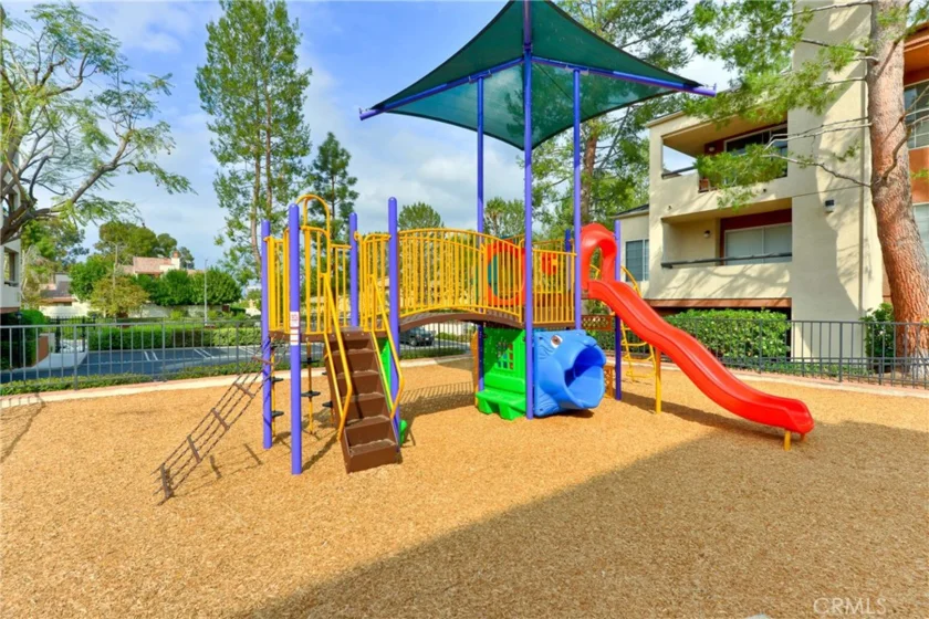 5530 Owensmouth Avenue #324 photo 20
