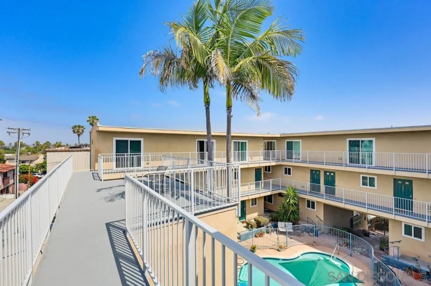 4477 Mentone Street Unit 105 photo 29
