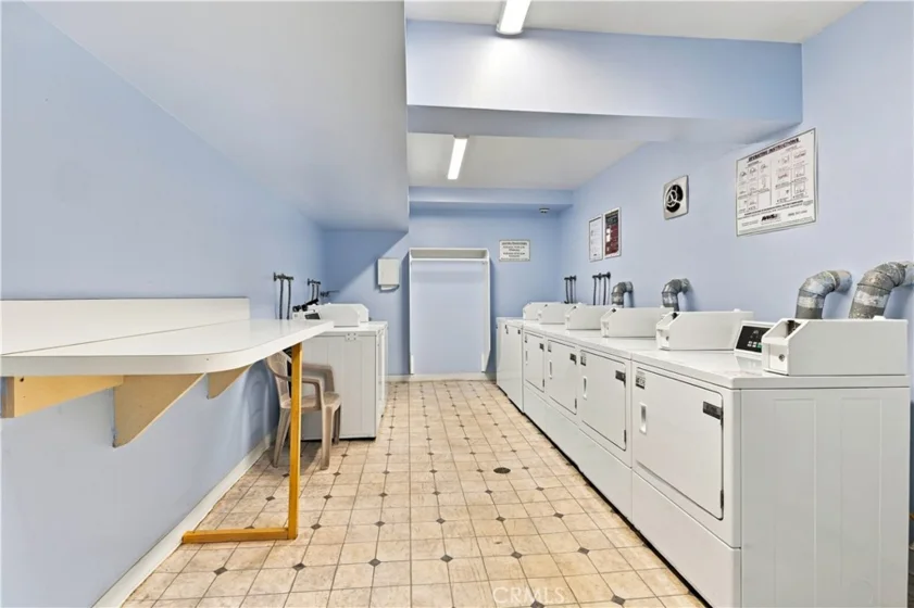 5400 Lindley Avenue #101 photo 39