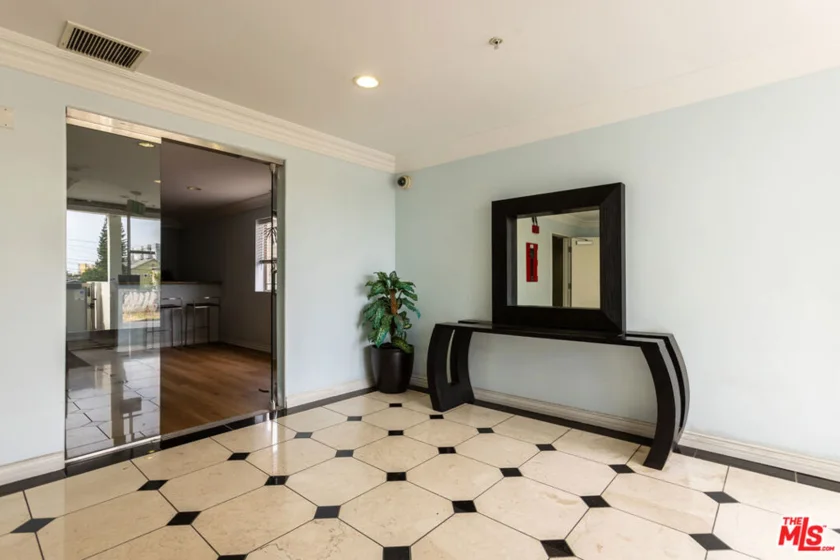 4733 Elmwood Avenue #102 photo 31