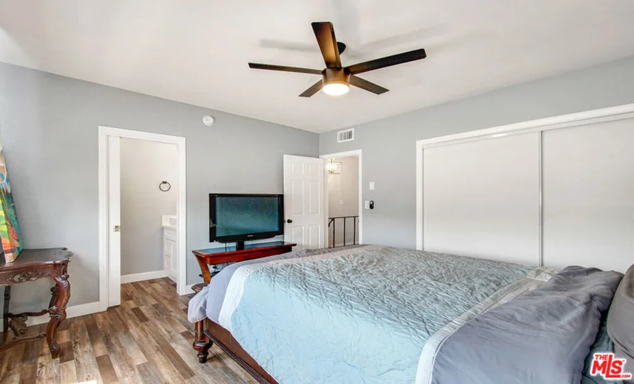 141 W Hillcrest Boulevard #2 photo 9