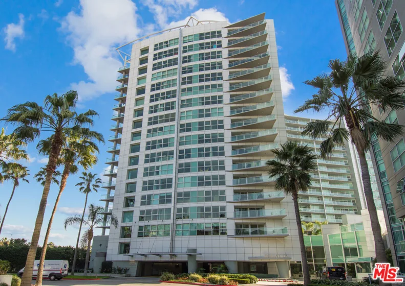 13600 Marina Pointe Drive #1904 photo 2
