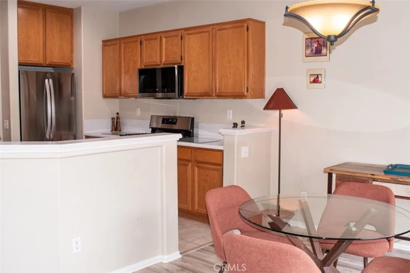 33634 Emerson #B photo 7
