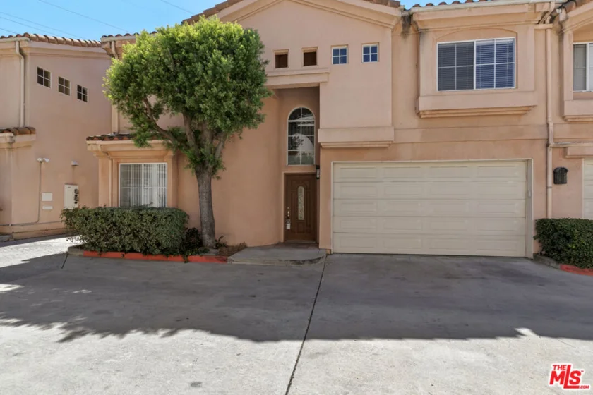 10004 Reseda Boulevard #D photo 1
