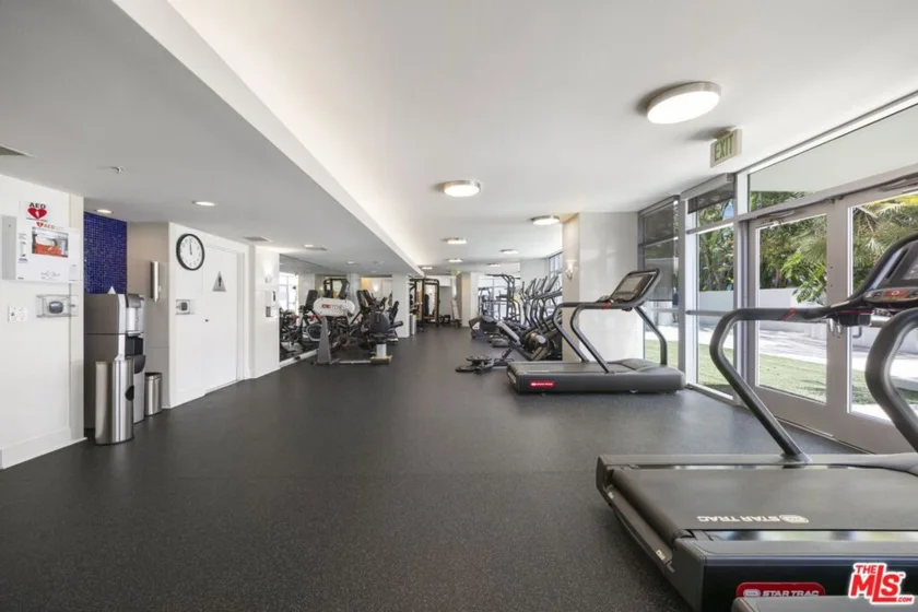 13700 Marina Pointe Drive #809 photo 33