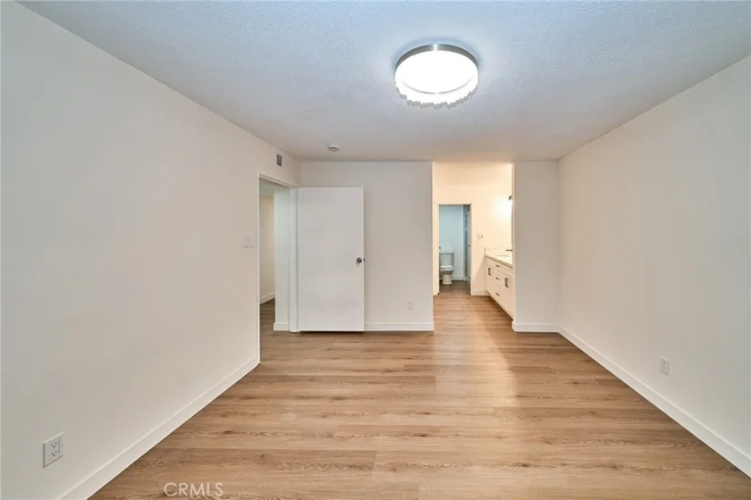 605 Redondo Avenue #203 photo 19