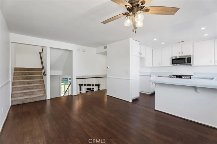 428 W 1st Street photo 8