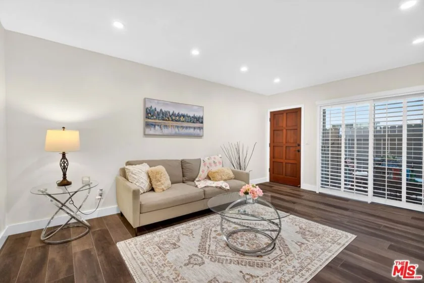 1522 S Centinela Avenue #101 photo 5
