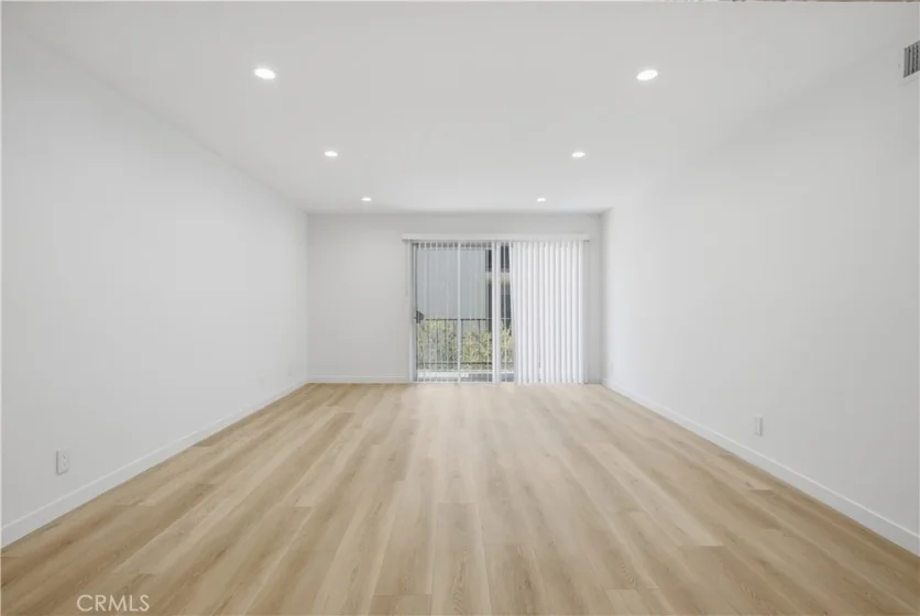5460 White Oak Avenue #K203 photo 2