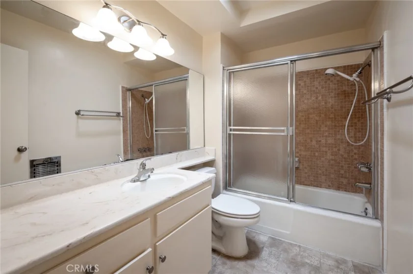 972 E California #307 photo 18