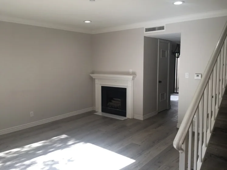 1043 Thompson Avenue #16 photo 1
