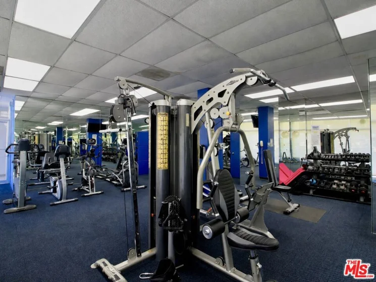 10450 Wilshire Boulevard #10J photo 47