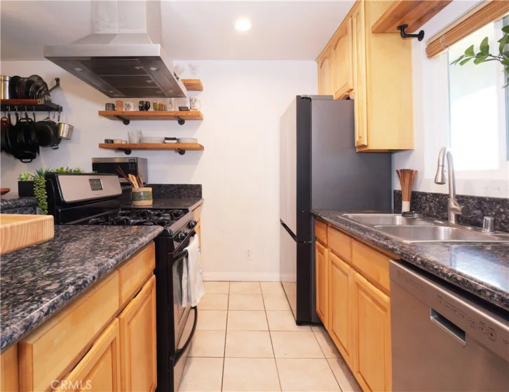 453 Almond Avenue #6 photo 11