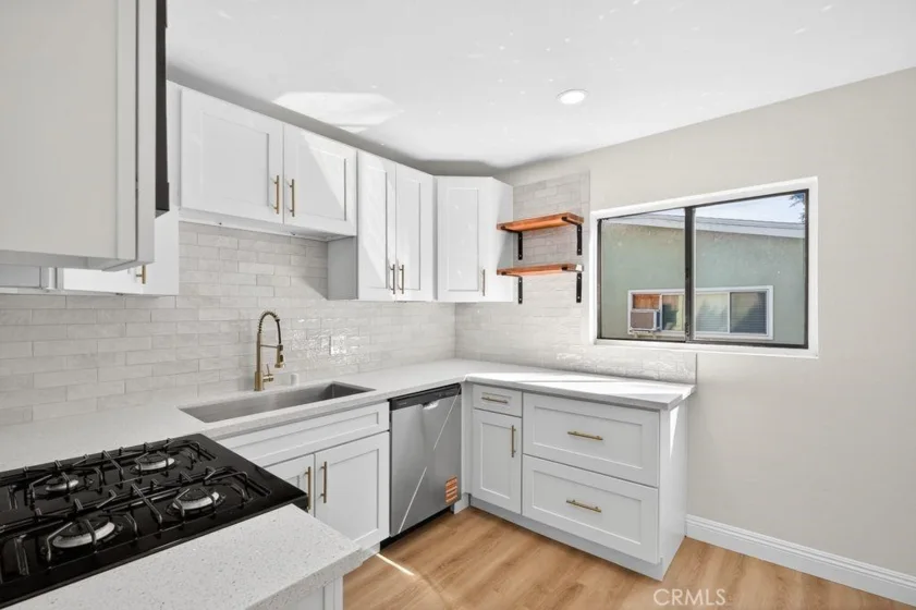 925 E Appleton photo 17