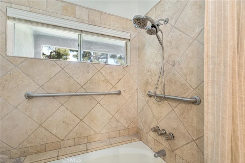 70 Baycrest Court photo 1