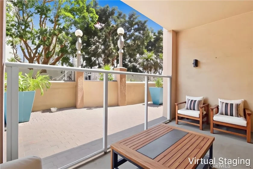488 E Ocean Boulevard #105 photo 31