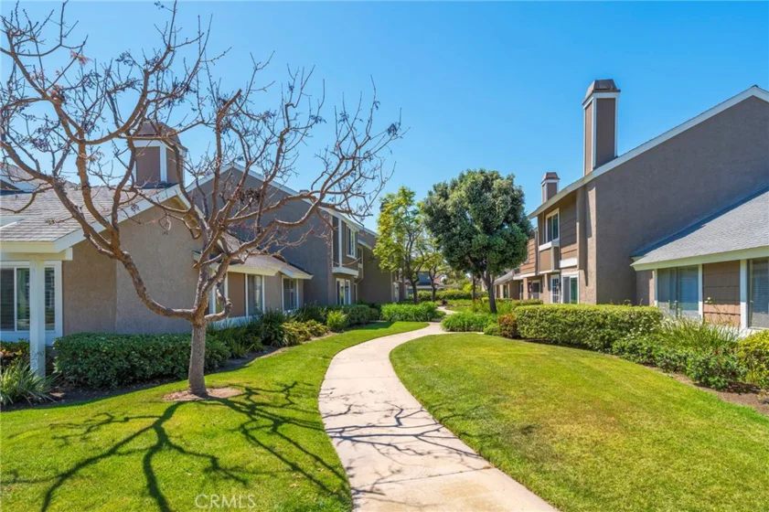 28 Briarwood #75 photo 1