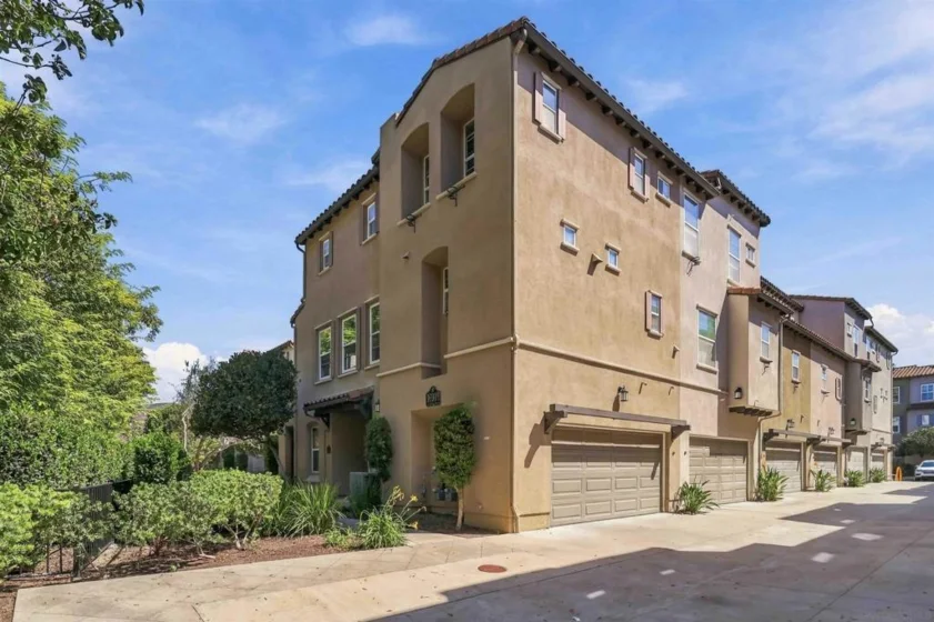 16918 Vasquez Way #73 photo 3