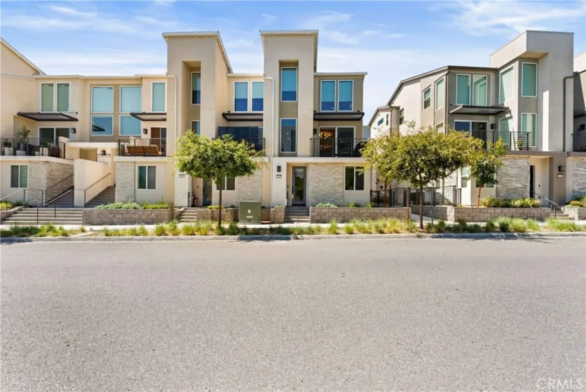 10423 Adamson Way photo 2