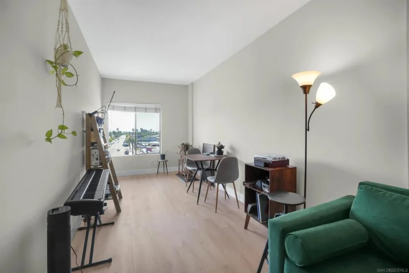 2828 University Avenue #406 photo 6