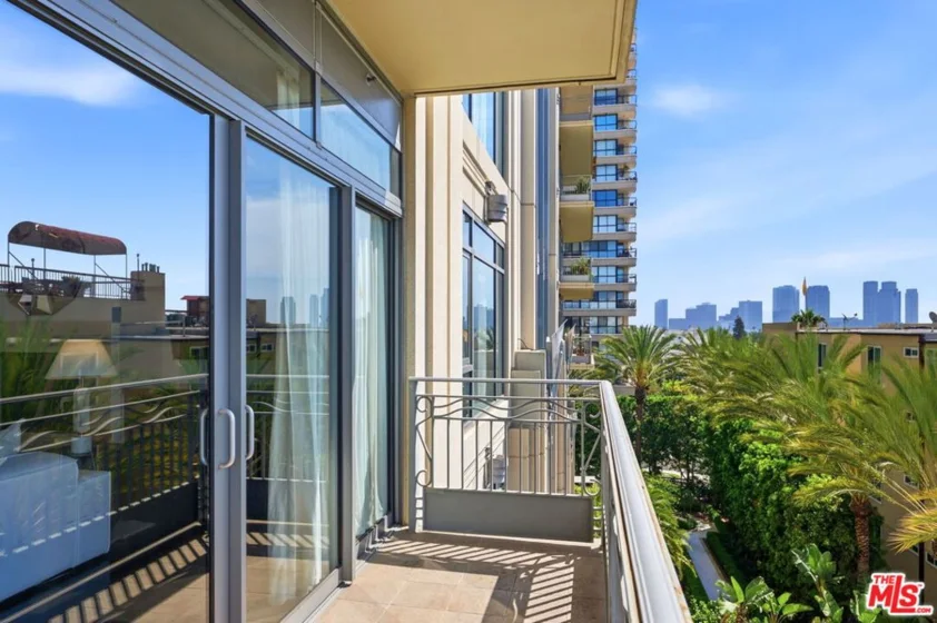 10800 Wilshire Boulevard #403 photo 51