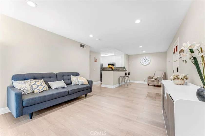 2550 San Gabriel photo 1
