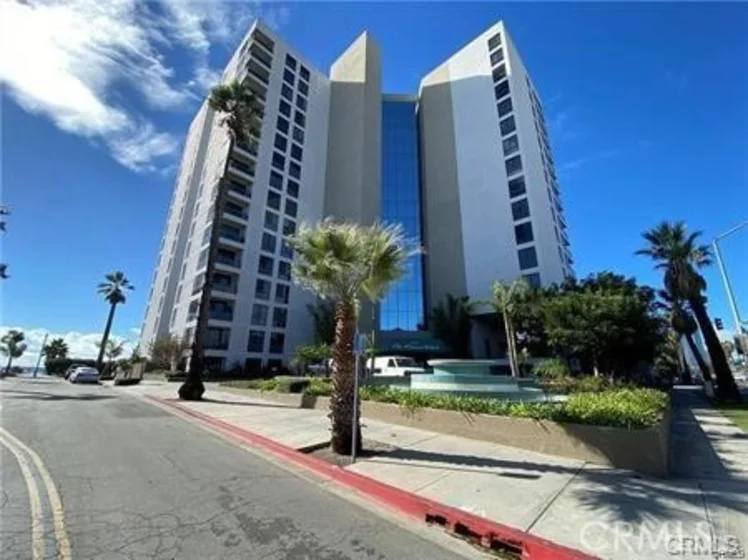 1310 E Ocean #407 photo 1