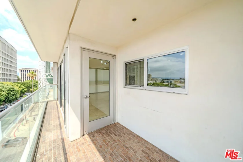 702 S Serrano Avenue #605 photo 11