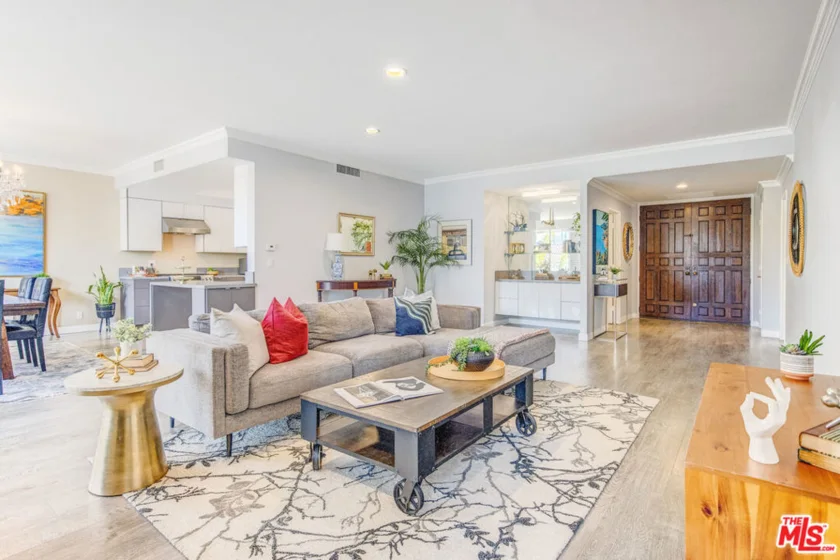 4460 Wilshire Boulevard #308 photo 1