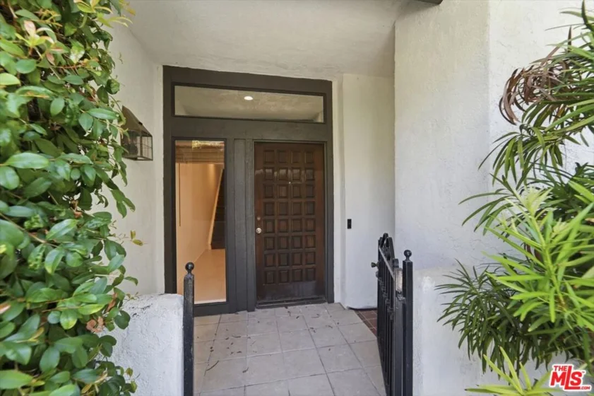 1544 Michael Lane photo 2