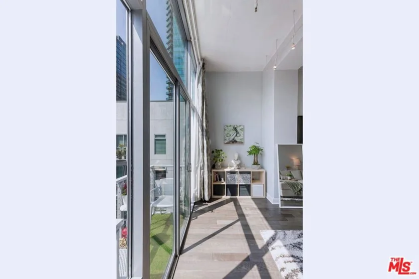 645 W 9th Street #740 photo 6