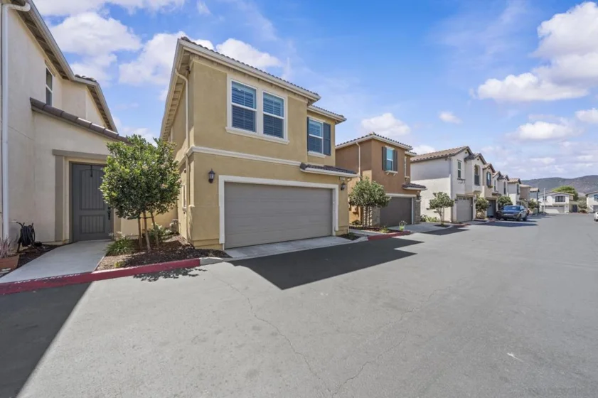 41917 Zafra Street photo 5