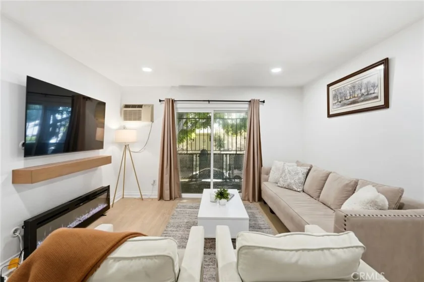 6904 Radford #5 photo 1