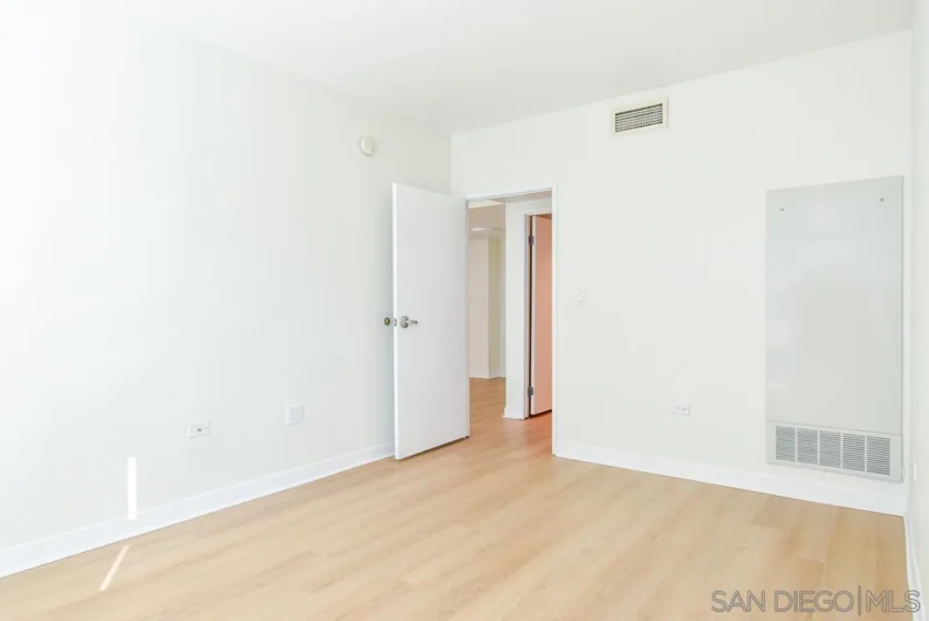 425 W Beech Street #408 photo 18